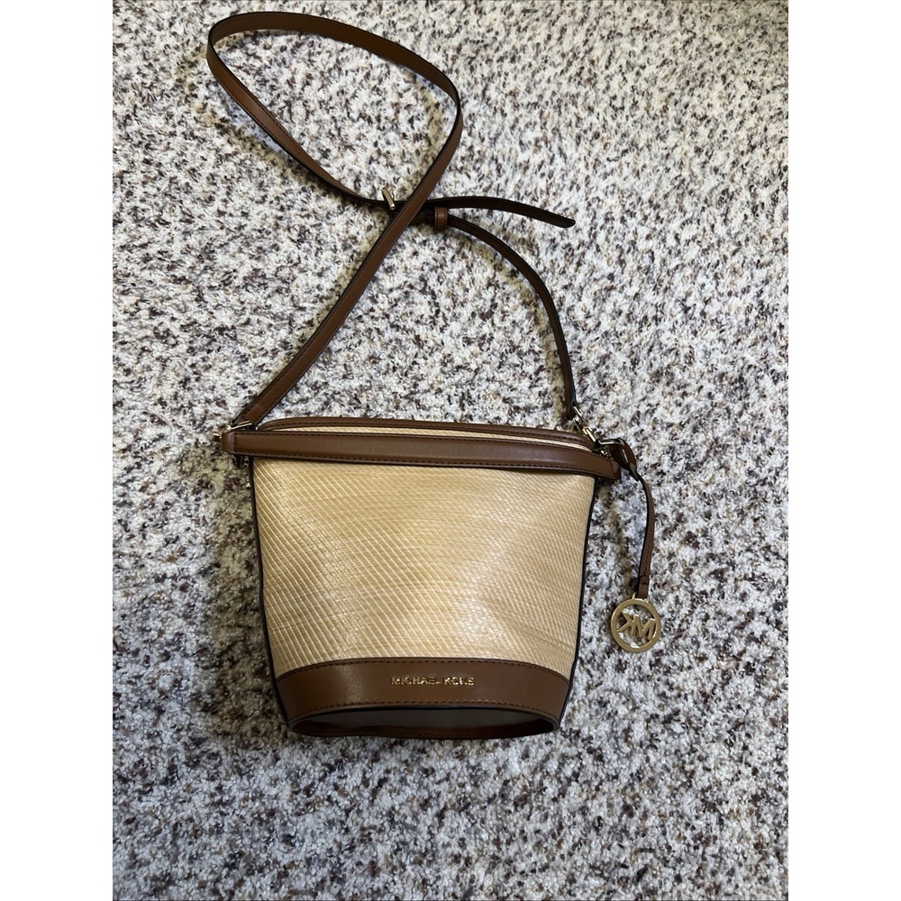 NEW Michael Kors Townsend Zip Top Convertible Crossbody Leather Bucket Bag, New